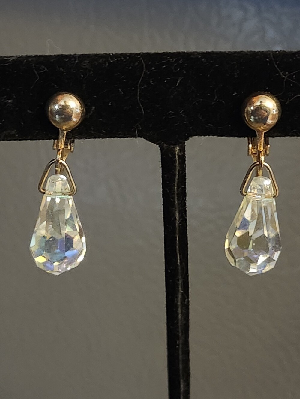 Vtg Sarah Coventry Gold-Tone Clear AB Crystal Teardrop Clip-On Earrings